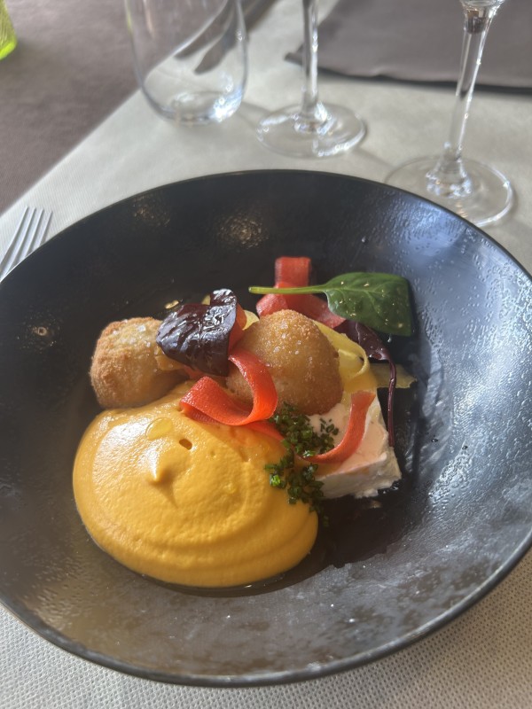 Cromesquis de poisson, espuma de patates douces, panna cotta au thym et citron